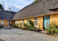 Morgensang og rundstykker